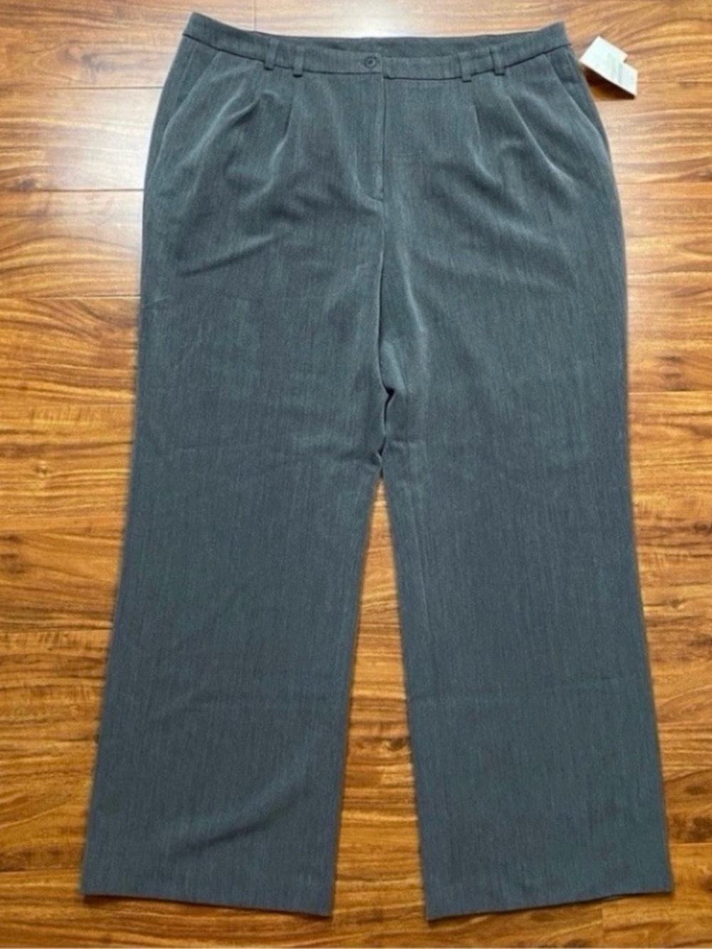 NWT New Coldwater Creek Women's Gray Classic Waist Pleated Trouser 18W Preppy